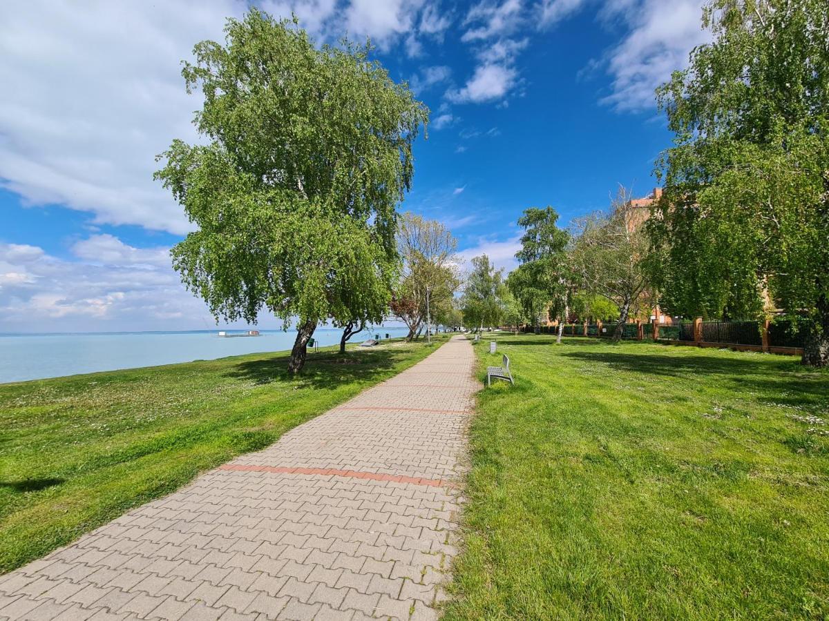 Eda Beach Apartman Siófok Exteriör bild